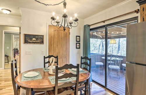 Murphy Casa | Charming Murphy Escape w/ Fire Pit & Hot Tub!