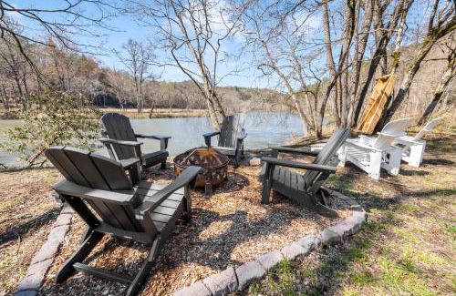 Murphy Casa | Charming Murphy House with Deck and River Views!
