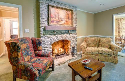New Bern Casa | Charming New Bern Cottage with Grill and Fire Pit!