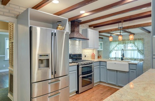 New Bern Casa | Charming New Bern Cottage with Grill and Fire Pit!