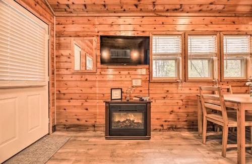 New Bern Casa | Charming New Bern Log Cabin - Pets Welcome!