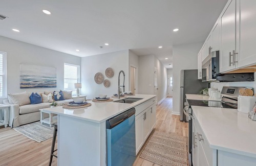 Hanahan Casa | Charming New Build 3 Bedroom in Hanahan! Close to everything!