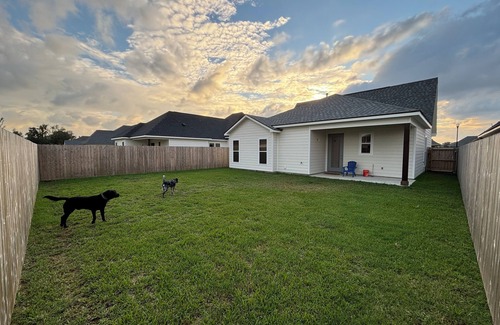Milton Casa | Charming New Construction 3-bedroom house available 3-6 months