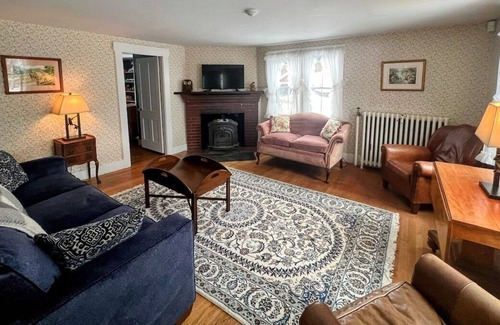 Ashland Casa | Charming New England Family Home