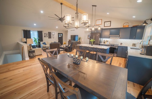 Lexington Casa | Charming NEW Modern Farmhouse in Mansfield