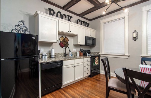 Downtown Little Rock Apartamento | Charming New Orleans-Style Apartment with Gated Courtyard!