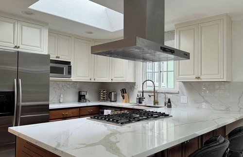 South San Jose Casa | Charming new remodeled 3-bedroom house with pool and big yardWiFi in San Jose