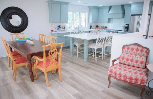 Northport Casa | Charming, newly remodeled, 4-bedroom lake front house with WiFi in Northport