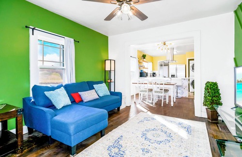 Rosedale Casa | Charming newly Renovated, Pet friendly, Wi-Fi, close to Union Station/Plaza area