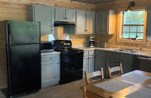 Sardis Cabina | Charming Newly Renovated 2-Bedroom Cabin with highspeed WiFi, in peaceful Sardis