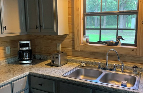 Sardis Cabina | Charming Newly Renovated 2-Bedroom Cabin with highspeed WiFi, in peaceful Sardis