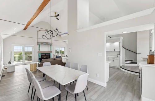 Cape May Court House Casa | Charming newly updated home in Avalon with endless views of bay and sunset