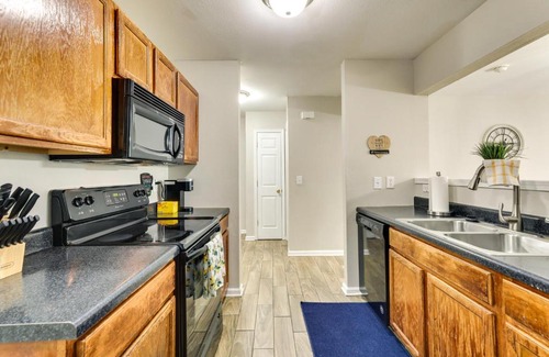 North Charleston Casa | Charming North Charleston Townhome - Pets Welcome!