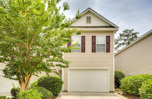 North Charleston Casa | Charming North Charleston Townhome - Pets Welcome!