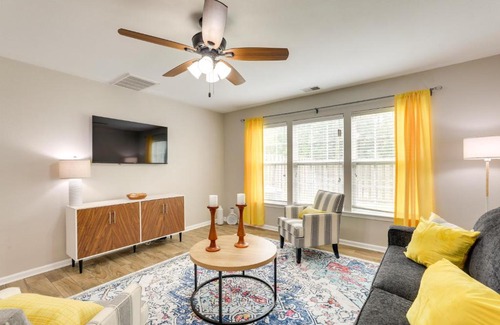 North Charleston Casa | Charming North Charleston Townhome - Pets Welcome!
