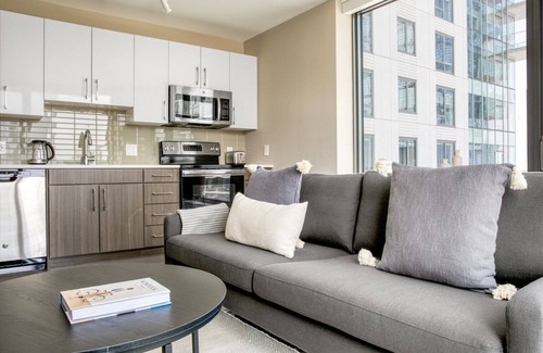 West End Apartamento | Charming North Station 1BR w/ Gym & W/D, near TD Garden, by Blueground