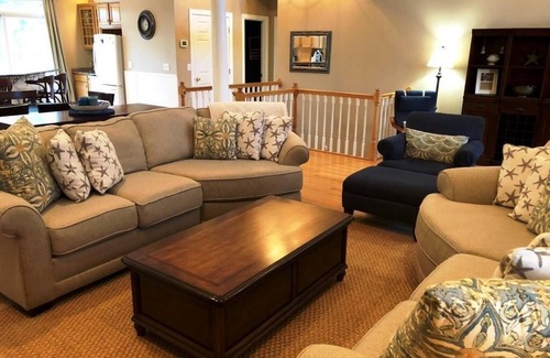 North Shores Casa | Charming North Shores Home with Ocean Views, Pool, Tennis, & Private Beach!