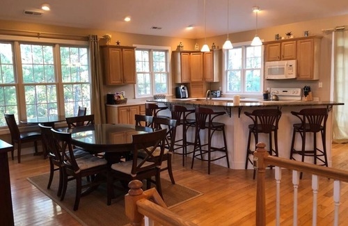 North Shores Casa | Charming North Shores Home with Ocean Views, Pool, Tennis, & Private Beach!