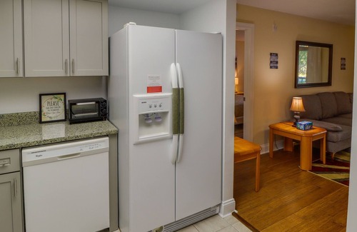 Silver Springs Shores Condominio | Charming Ocala Condo w/ Balcony & Pool Access!
