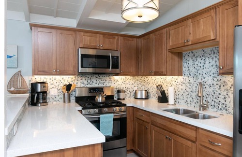 Pierpont Bay Casa | Charming Ocean-Block Beach 1 Bedroom Duplex with Awesome Indoor/Outdoor Living