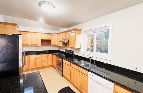 Mukilteo Casa | Charming ocean view house w/ office/fully fenced yard in gorgeous Mukilteo