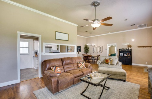 Marietta Casa | Charming Oklahoma Escape Near Beaches & Golfing!