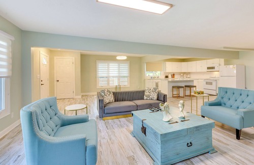 Omaha Casa | Charming Omaha Getaway - 3 Mi to Baxter Arena!
