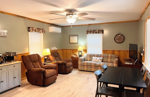 Foster Cabaña | Charming one bedroom cottage on Kincaid Lake