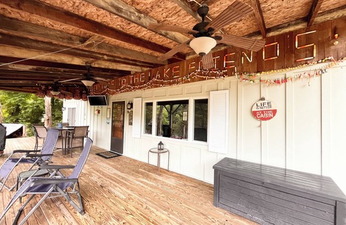Foster Cabaña | Charming one bedroom cottage on Kincaid Lake
