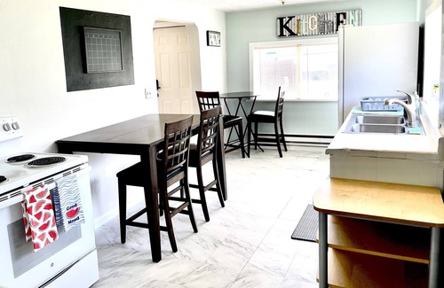 Tillicum Casa | Charming one bedroom near Amazon, JBLM, and American lake