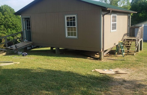 Flat Rock Casa | Charming one room cabin perfect for couples or small families.