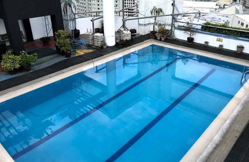San Lorenzo Apartamento | Diseñador de estudio por Greenbelt (gimnasio y piscina)