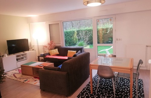 Chartres-de-Bretagne Casa | Charming, peaceful house nearby hiking trails and leisure park