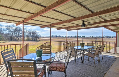 Ellis County Casa | Charming Palmer Family Home on 5 Acres!