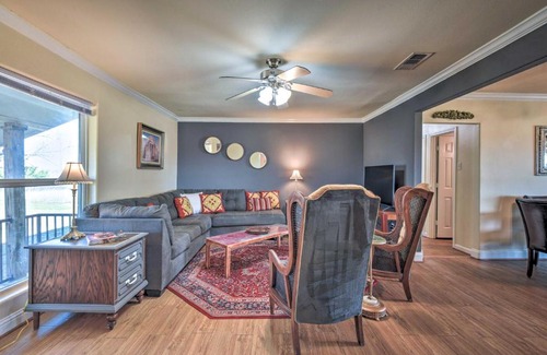 Ellis County Casa | Charming Palmer Family Home on 5 Acres!