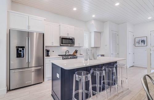 Cinnamon Shore Cabaña | Charming Parkside Cottage@Cinnamon Shore North w/ Easy Amenity Access!
