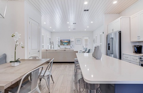 Cinnamon Shore Cabaña | Charming Parkside Cottage@Cinnamon Shore North w/ Easy Amenity Access!