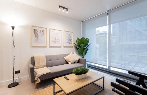 Apoquindo Apartamento | Charming Parque Arauco mall For 3 people