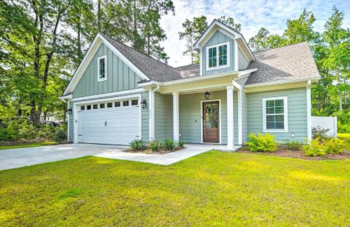 Pawleys Island Casa | Charming Pawleys Island Home about 4 Mi to Beach!