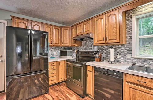 Pentwater Casa | Charming Pentwater Home w/ Fire Pit & Yard!