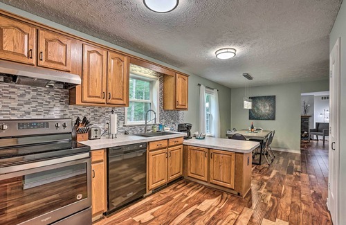 Pentwater Casa | Charming Pentwater Home w/ Fire Pit & Yard!