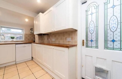 Surbiton Casa | Charming Period Home near Surbiton with Garden