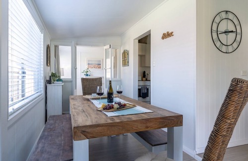 Culburra Beach Casa | Charming Pet friendly Beach Cottage - 100m to beach and lake