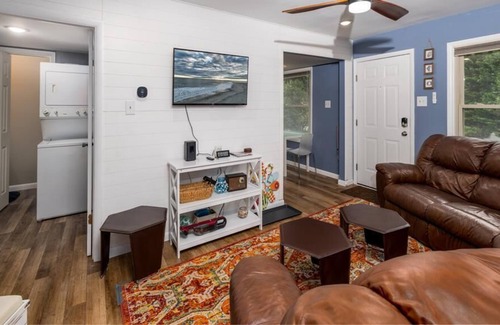 Lower Township Condominio | Charming PET FRIENDLY 2 bedroom 1 1/2 bath home recently updated.