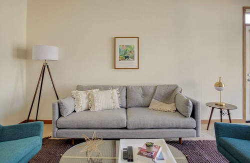 Russian Hill Apartamento | Charming Pet-Friendly 2BR in Russian Hill