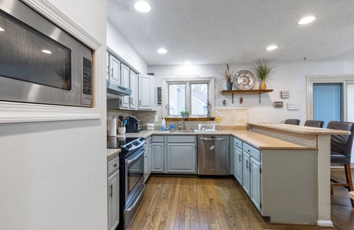 Annapolis Casa | Charming Pet-Friendly Stay - Near Bay & Beaches.