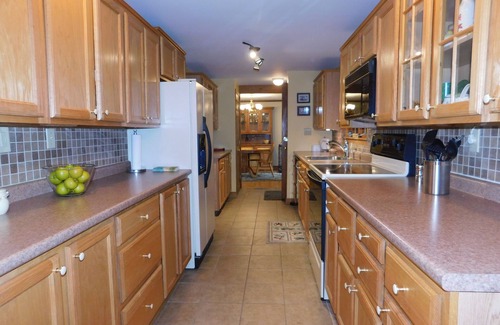 Bridgton Casa | Charming pet-friendly waterfront home with beautiful views of Highland Lake!