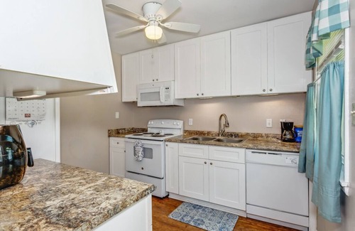 Bellview Casa | Charming Pet Friendly -3B Pensacola - Close to Bases!