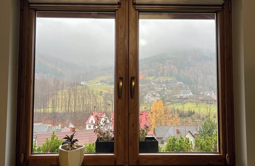 Czernichow Cabaña | Charming 1-bedroom cottage in amazing Międzybrodzie Bialskie with beautiful view