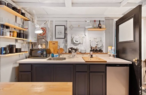 Pocono Pines Casa | Charming Pocono Bungalow | Couples Retreat